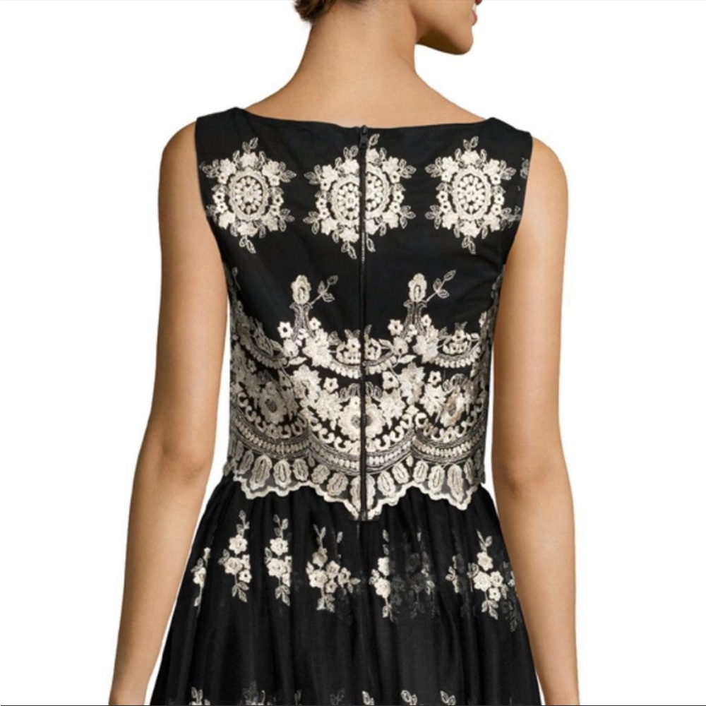 Brand New Alice+Olivia embroidered crop top